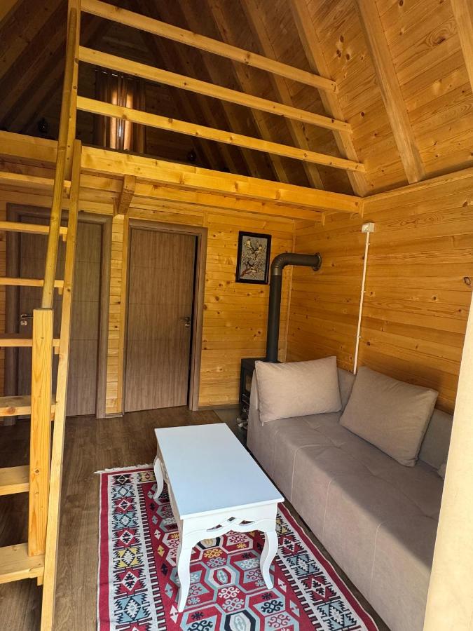 ChrisxBianca, Chris & Bianca, Albania, Theth, Mikpritja Theth room