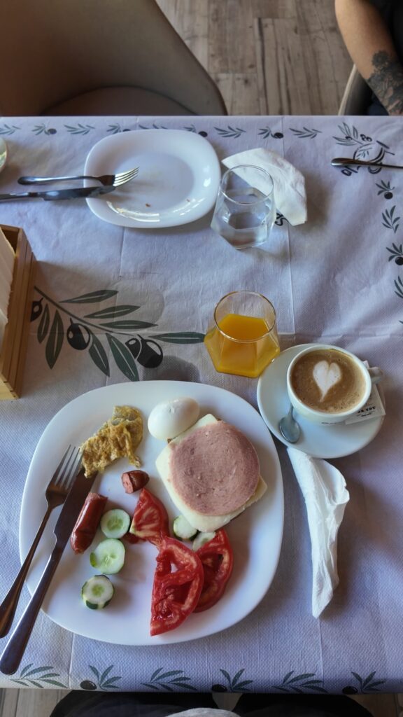 ChrisxBianca, Chris & Bianca, Albania, Theth, Mikpritja buffet breakfast