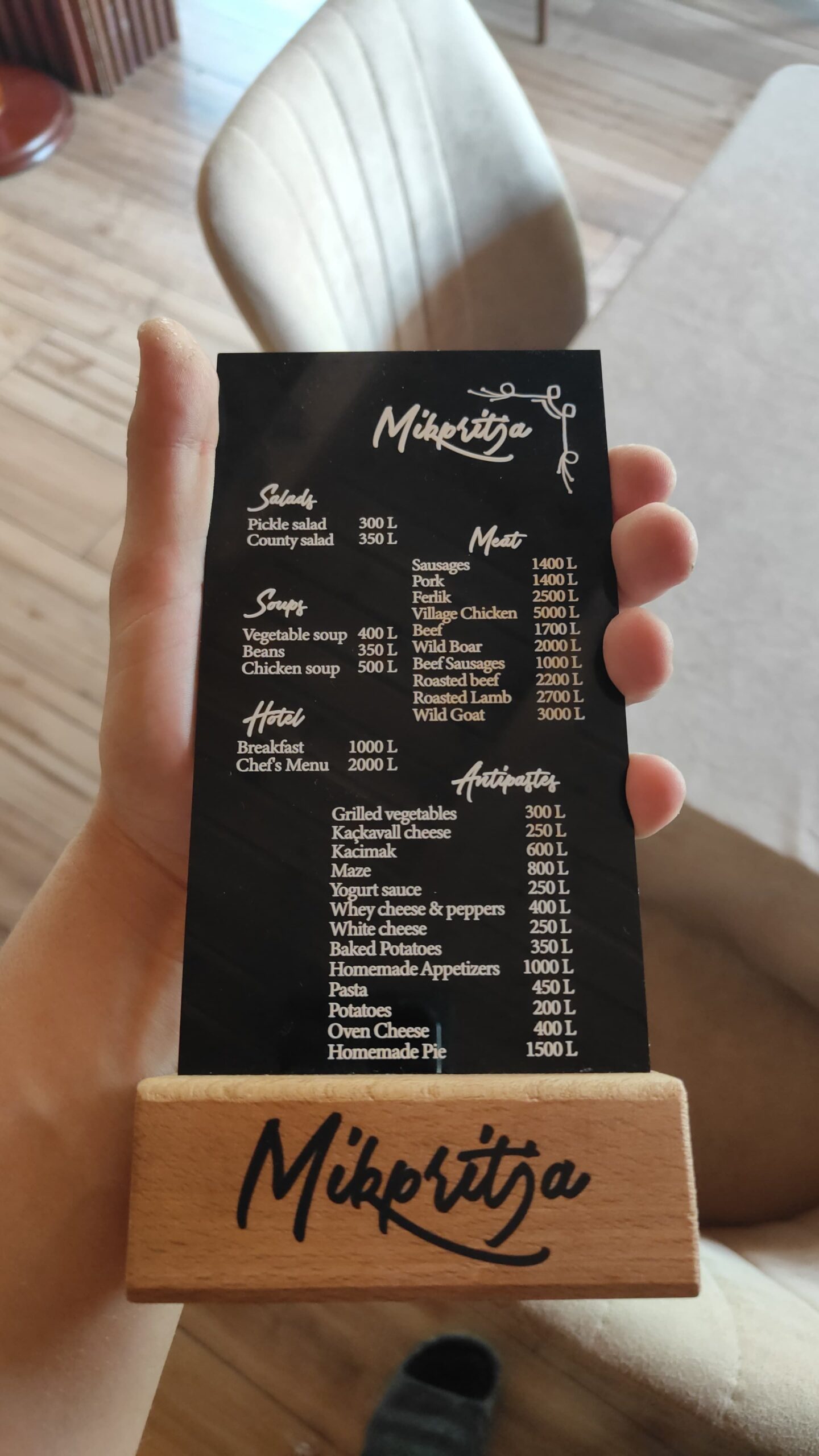 ChrisxBianca, Chris & Bianca, Albania, Theth, Mikpritja menu